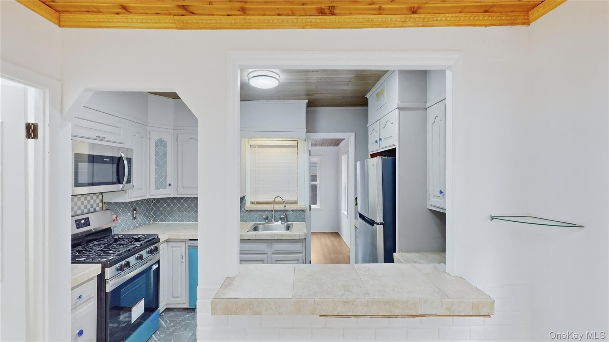 1373 E 55th Street thumbnail 6