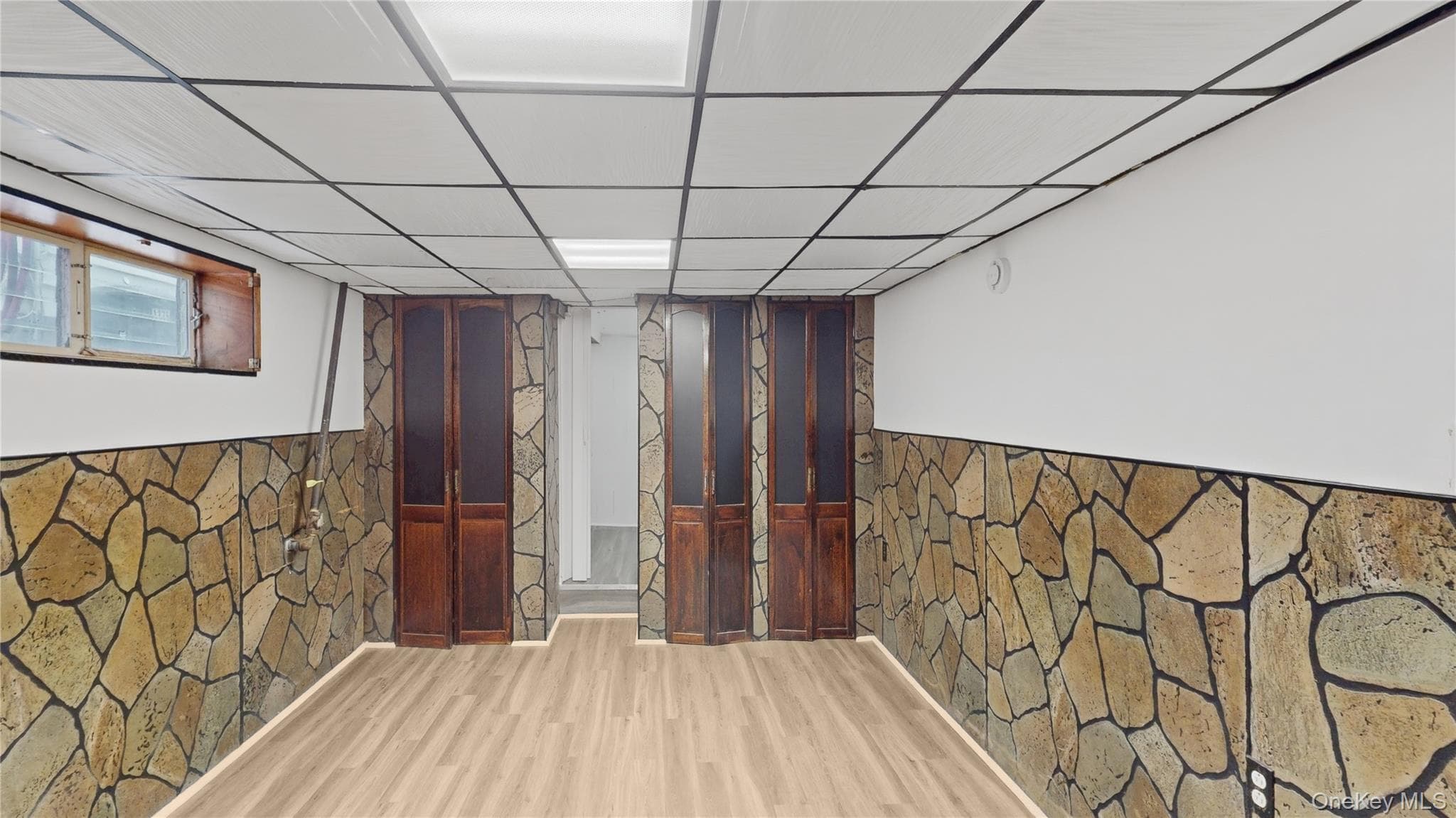 1373 E 55th Street thumbnail 17