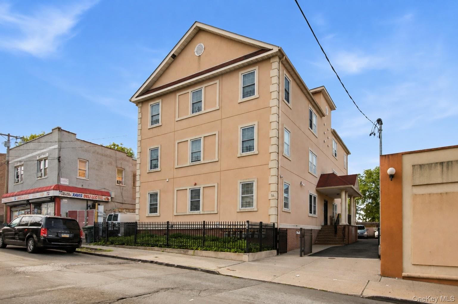 14 E Sandford Boulevard, Mount Vernon