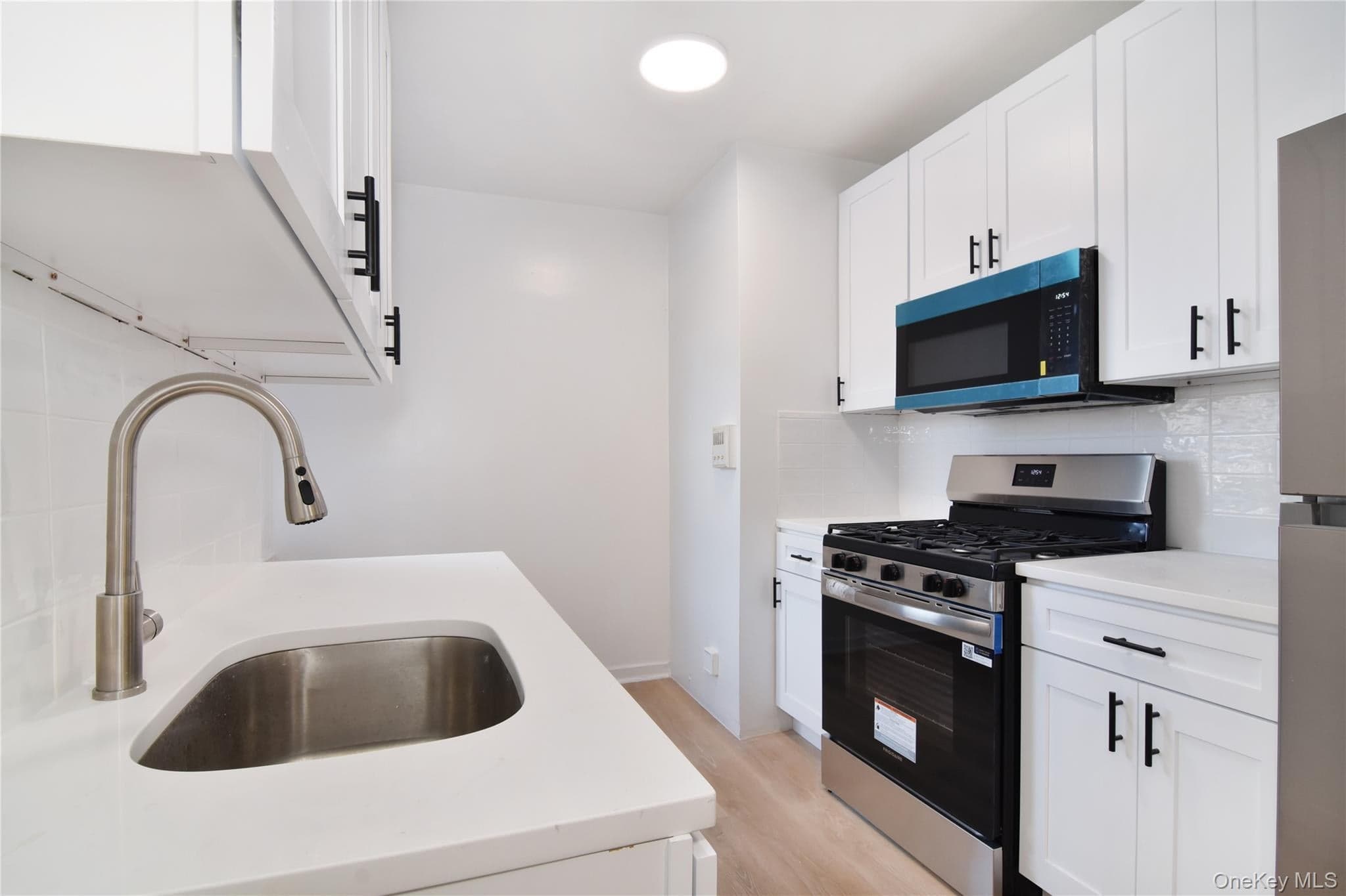590 E 3rd Street Unit: 1L thumbnail 5