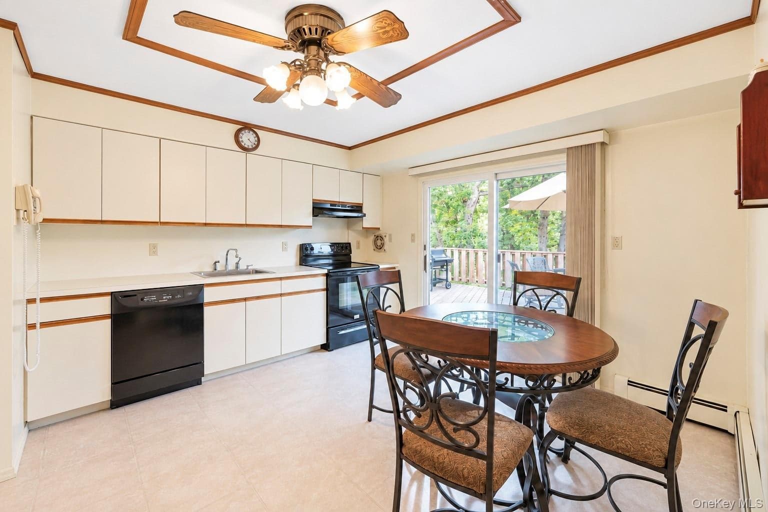 36 Deer Park Boulevard thumbnail 18