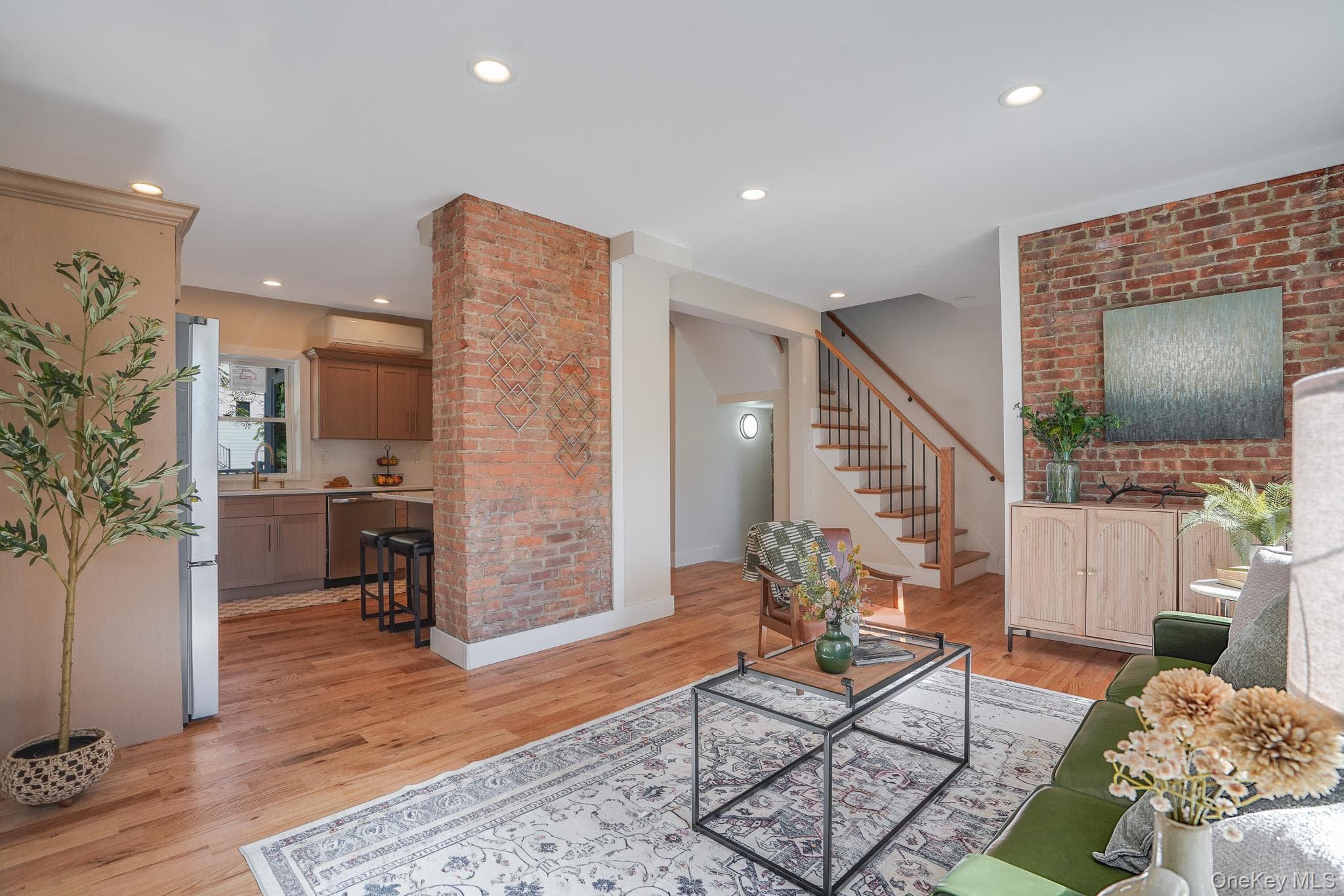 10 Robinson Street thumbnail 6