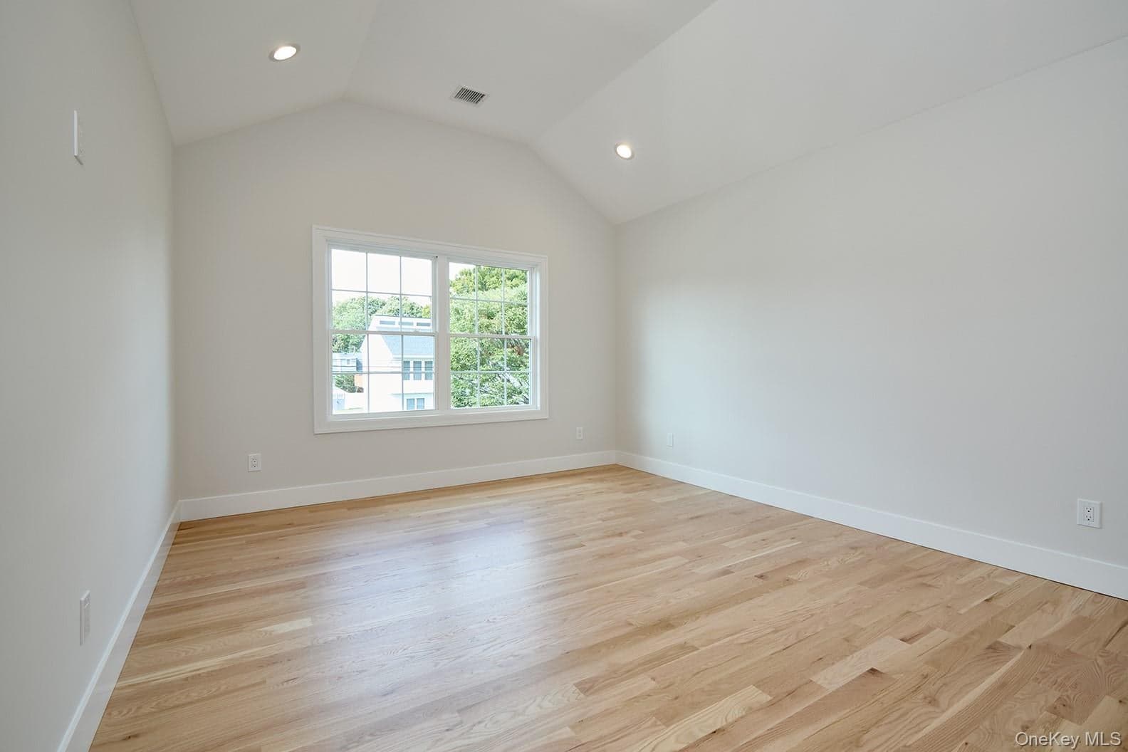 104 Maeder Avenue thumbnail 24