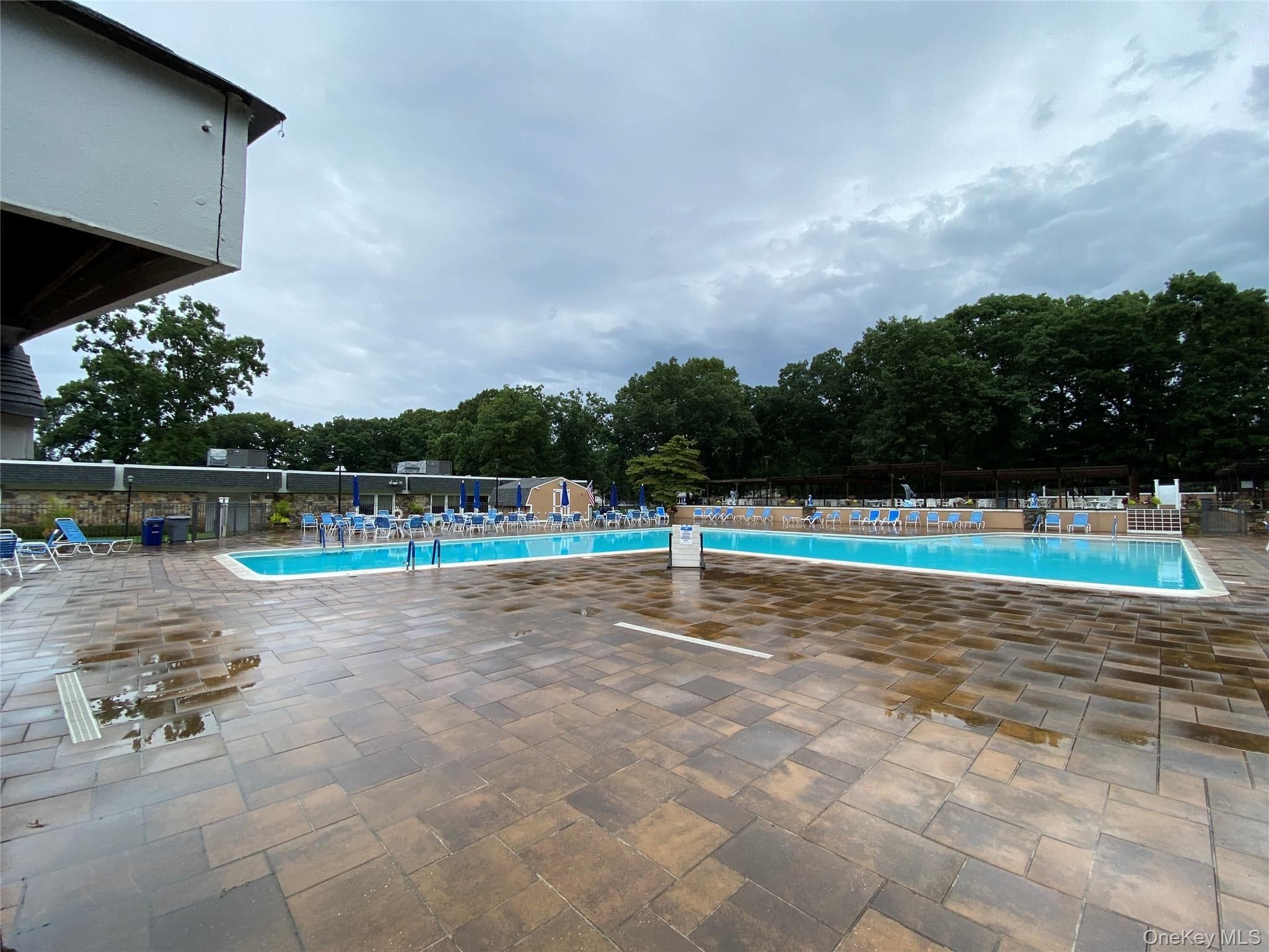 274 Berwick Court Unit: A thumbnail 33