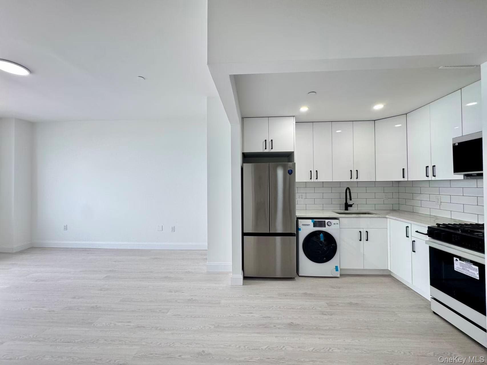 1434 110th Street Unit: 4E thumbnail 5