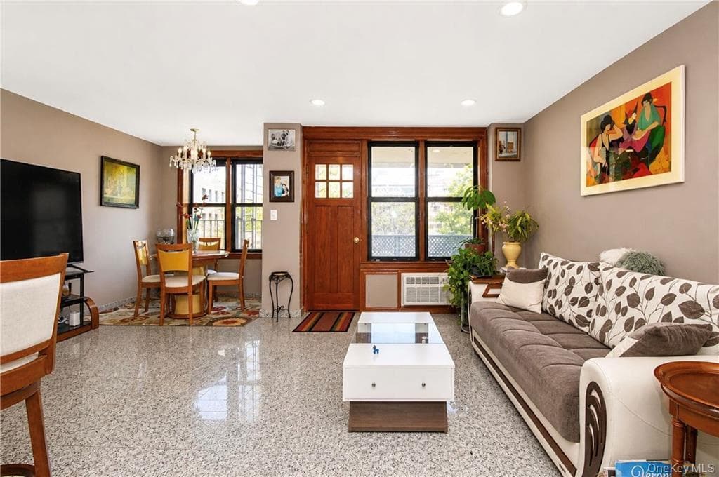 2800 Coyle Street Unit: 322 thumbnail 7