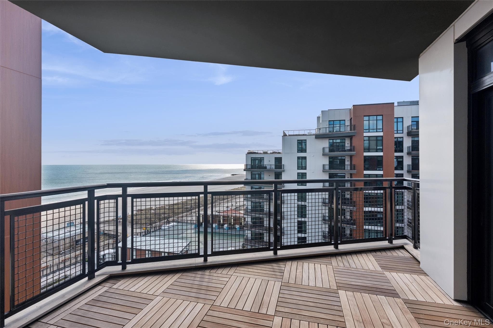 140 Boardwalk Unit: 905B photo 1