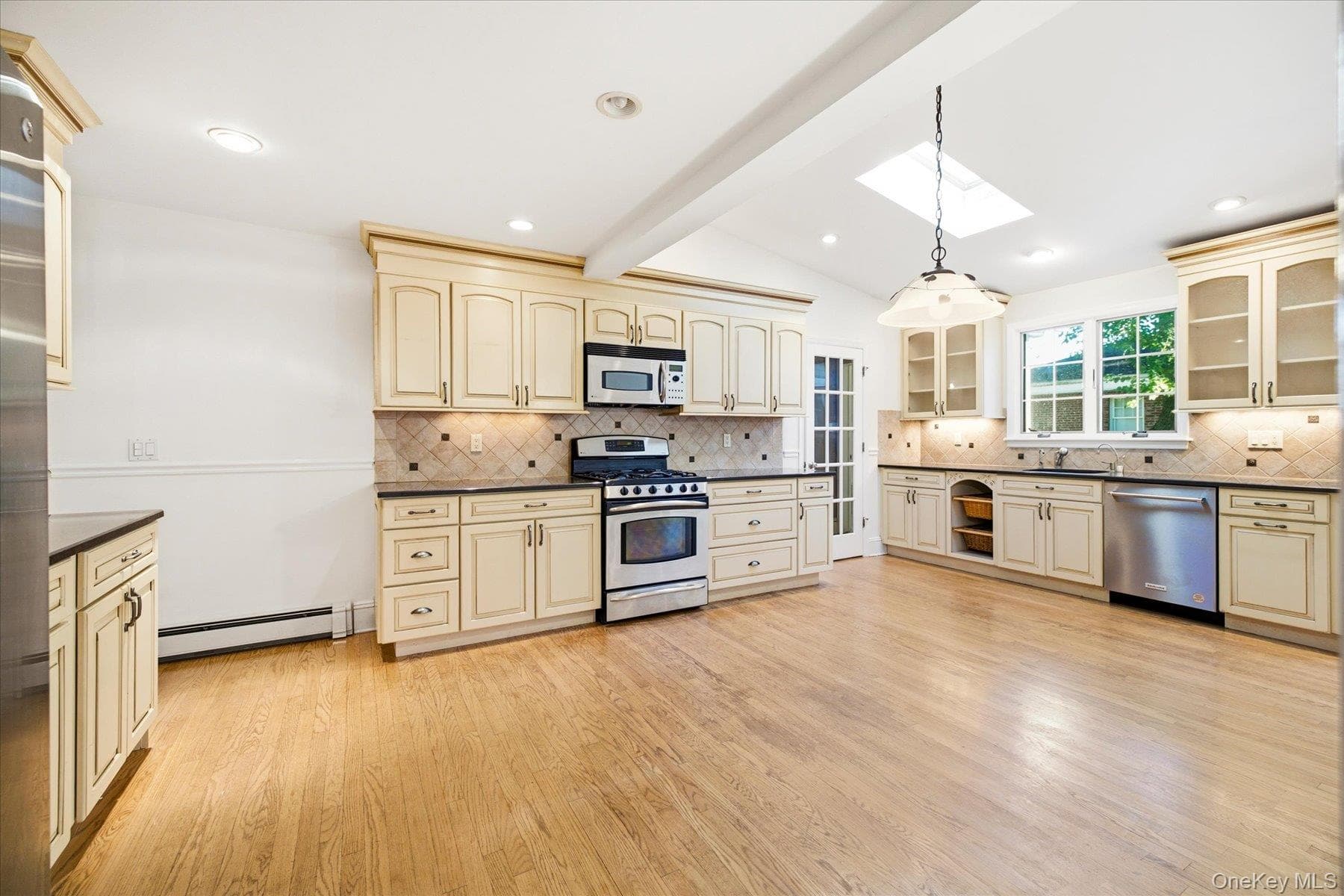 404 Cornwell Avenue thumbnail 12