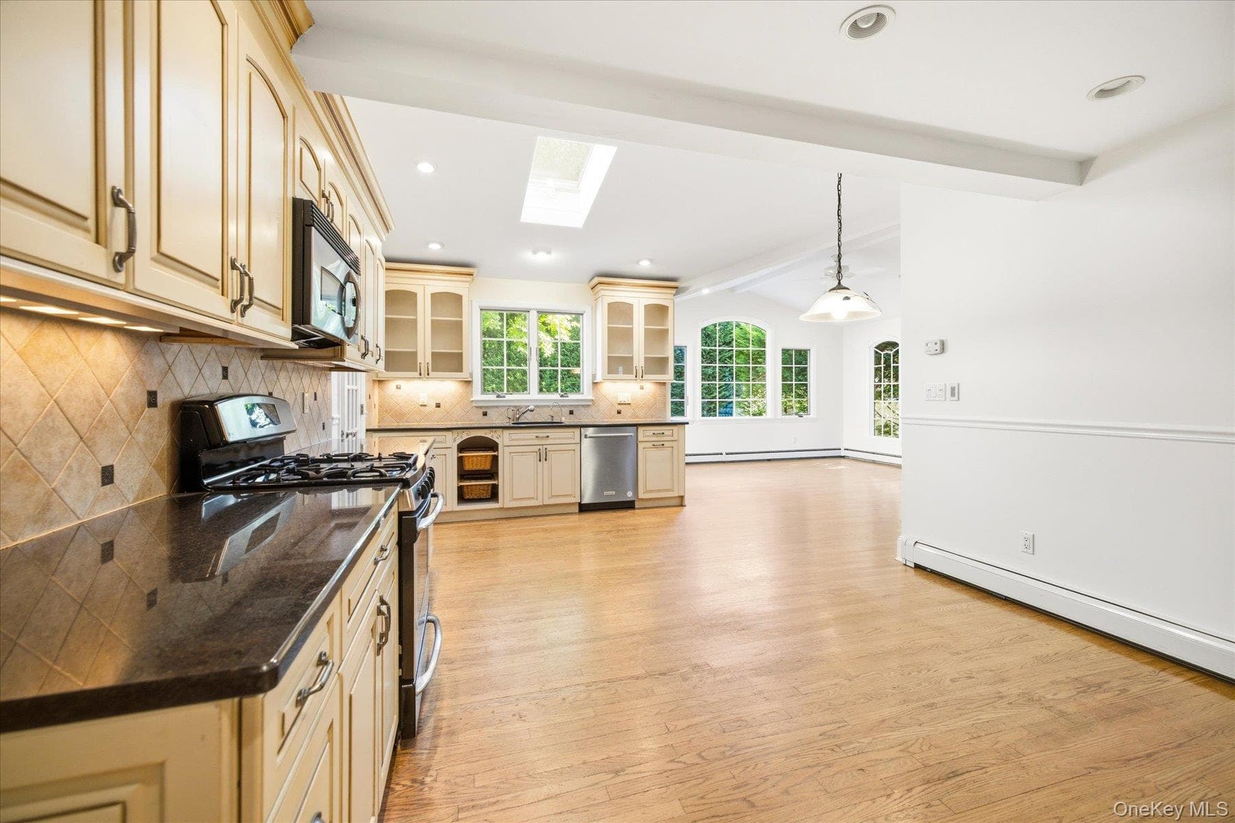 404 Cornwell Avenue thumbnail 13