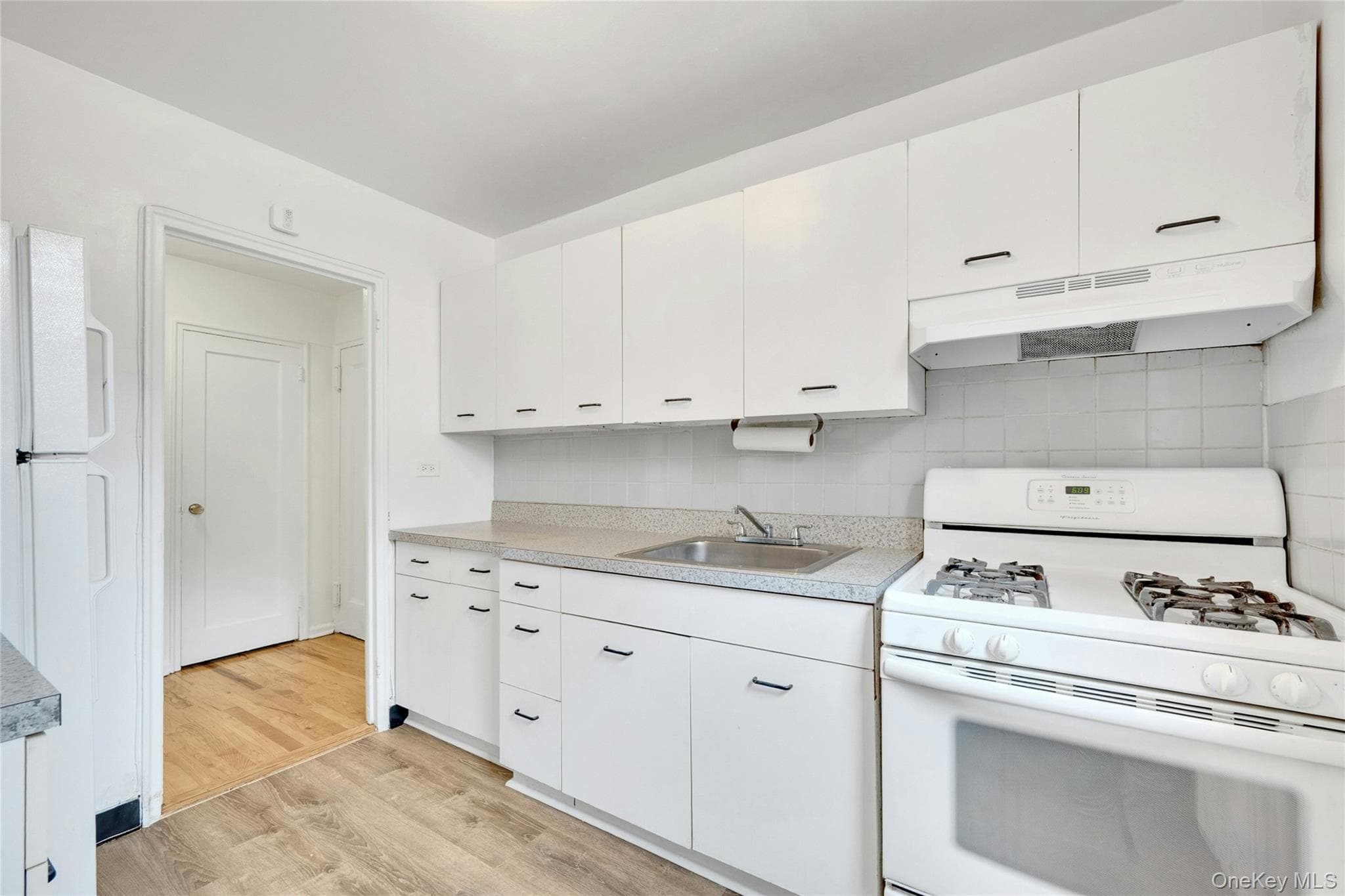 5610 Netherland Avenue Unit: 1G thumbnail 4
