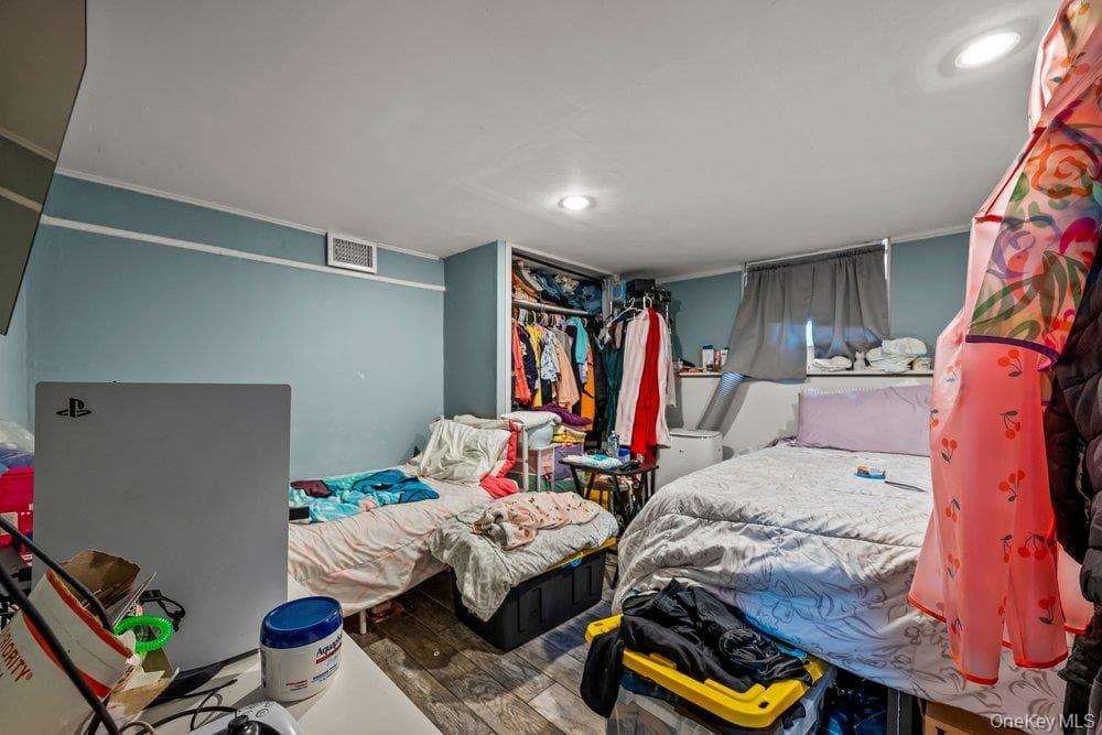 868 E 216th Street thumbnail 25