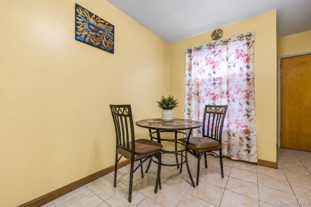 868 E 216th Street thumbnail 17