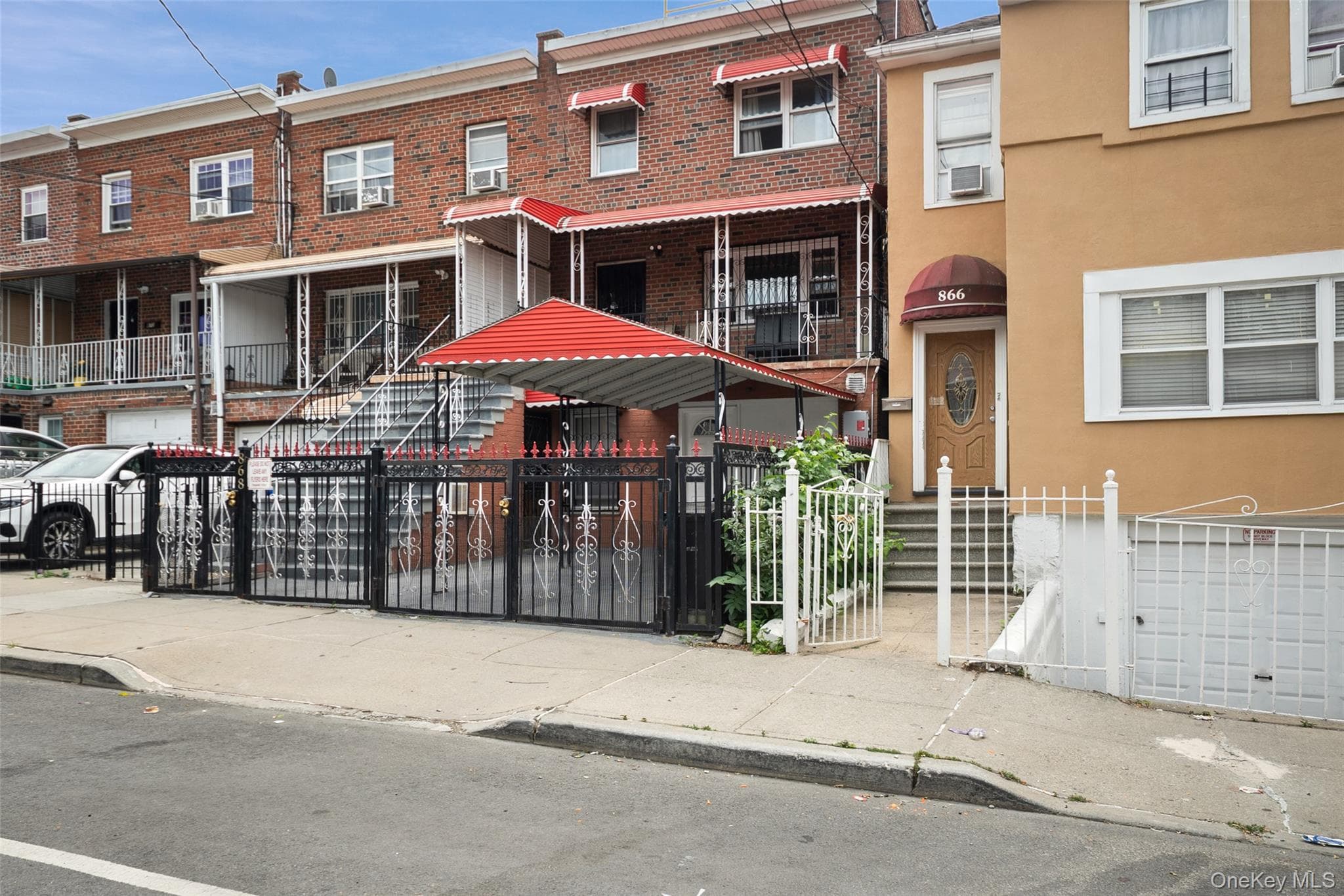 868 E 216th Street thumbnail 2