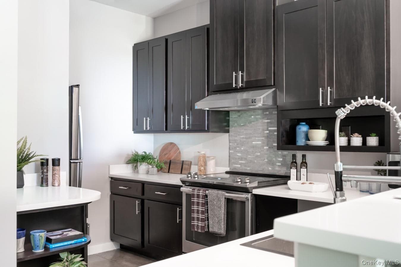 128 Vineyard Avenue Unit: 208 thumbnail 5