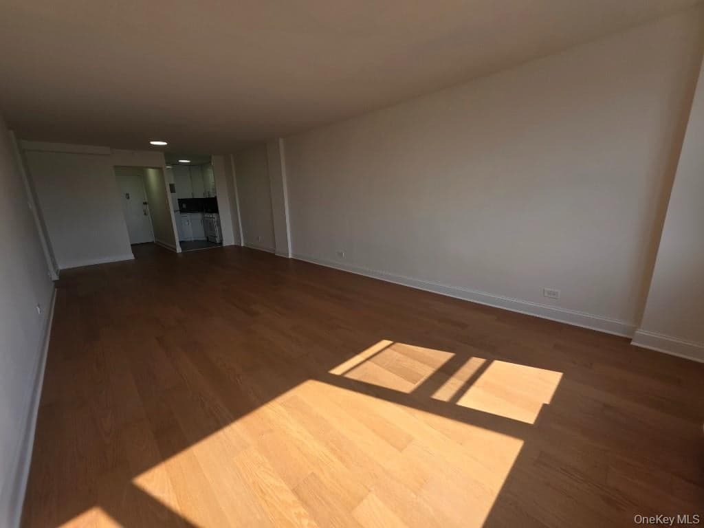 61-20 Grand Central Parkway Unit: C807 thumbnail 2