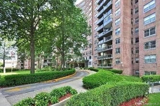 61-20 Grand Central Parkway Unit: C807 thumbnail 12