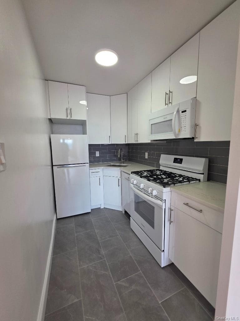 61-20 Grand Central Parkway Unit: C807 thumbnail 4
