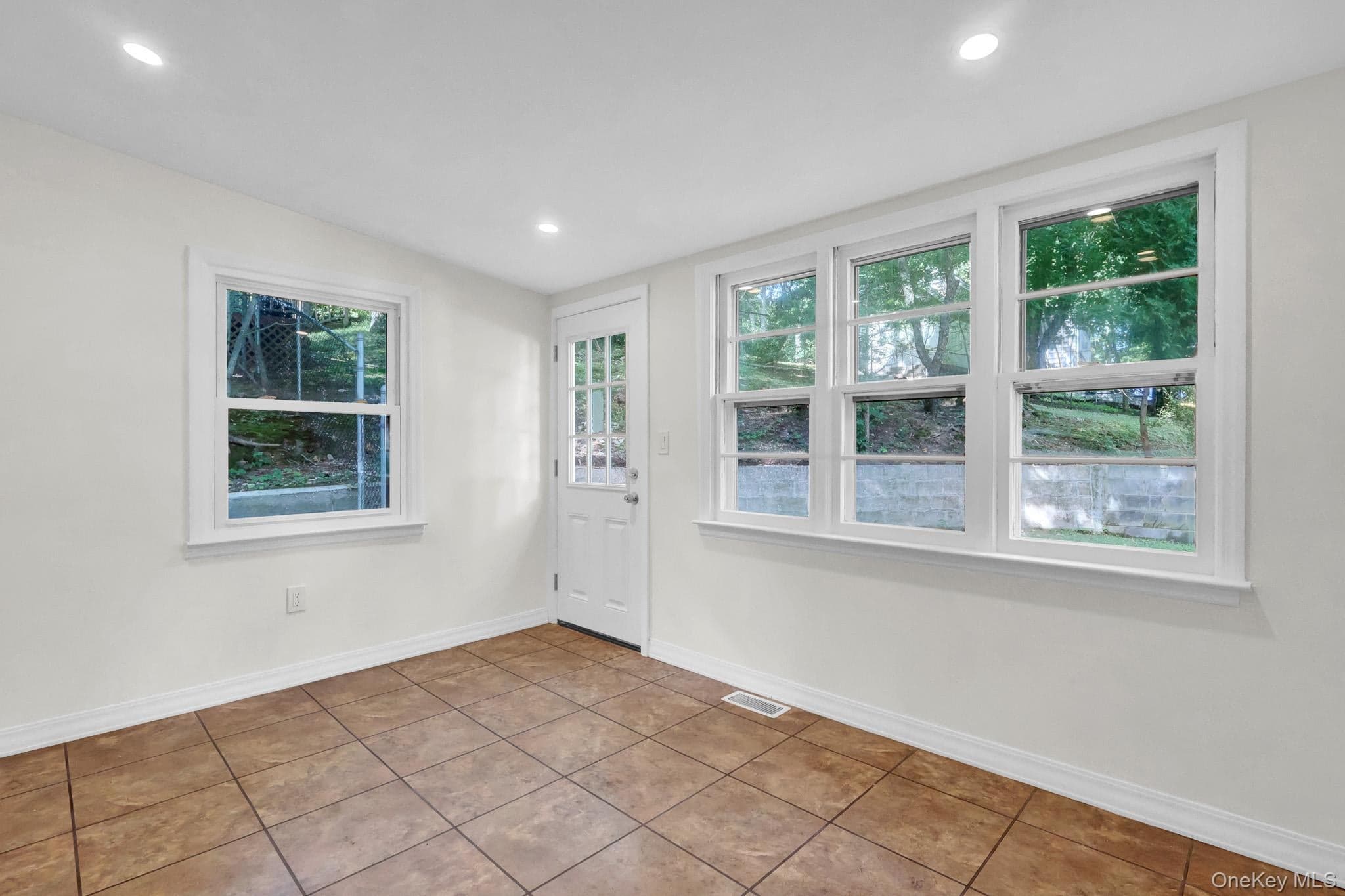 66 Washington Street thumbnail 14