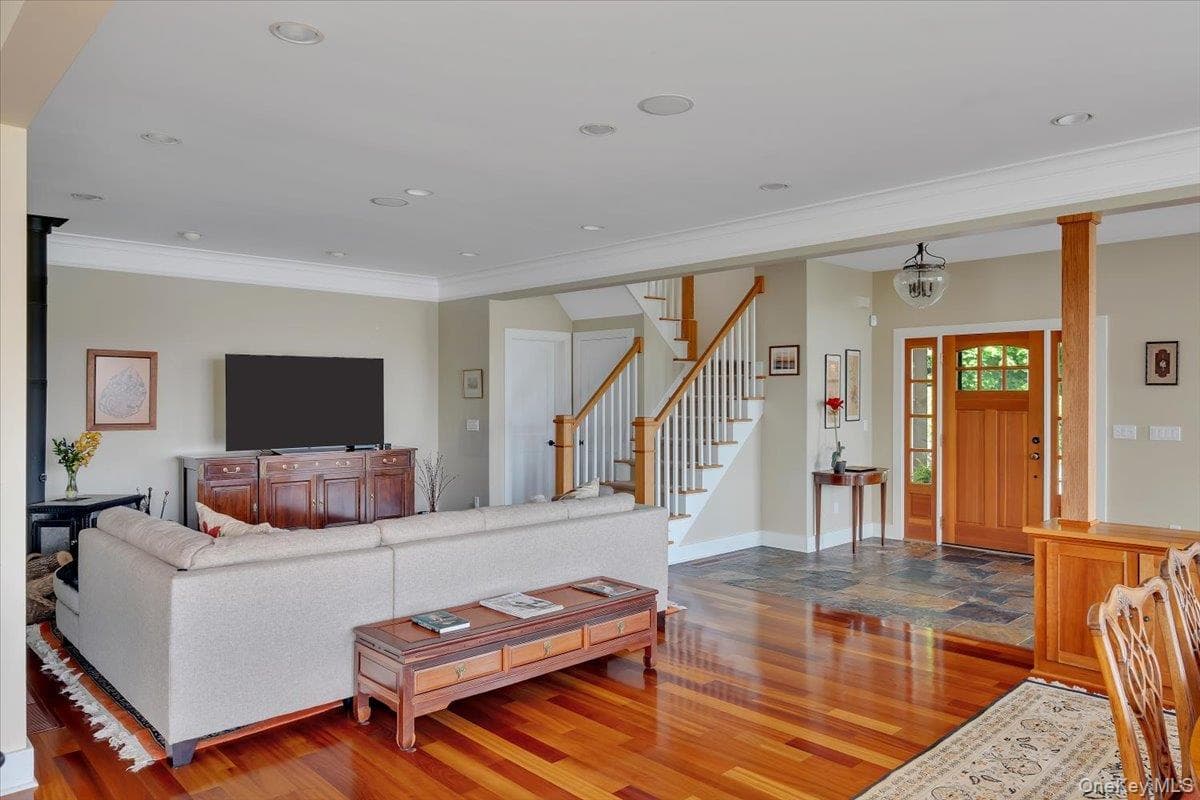 248 Van Wies Point Road thumbnail 13