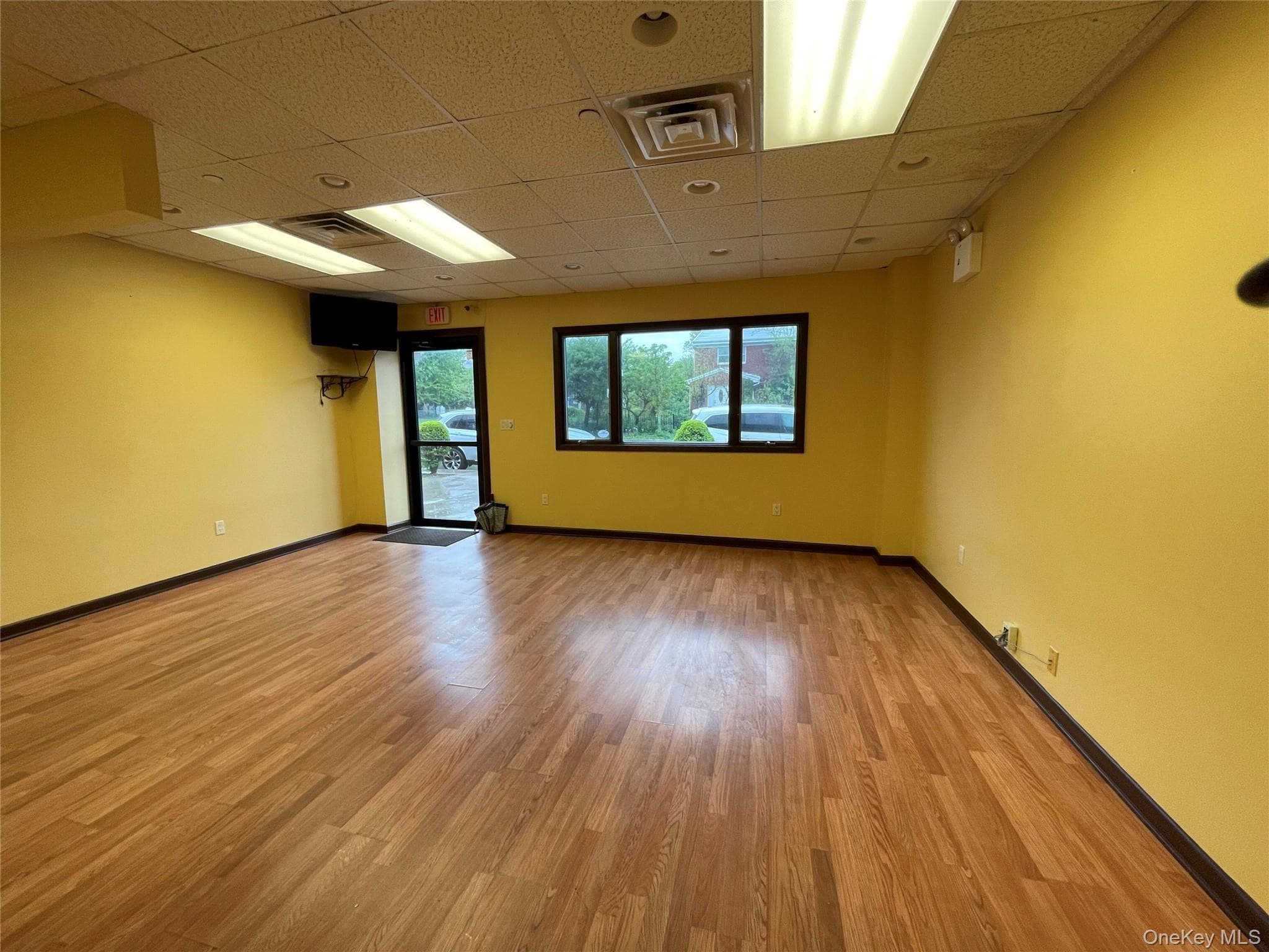 288 Hempstead Avenue thumbnail 4