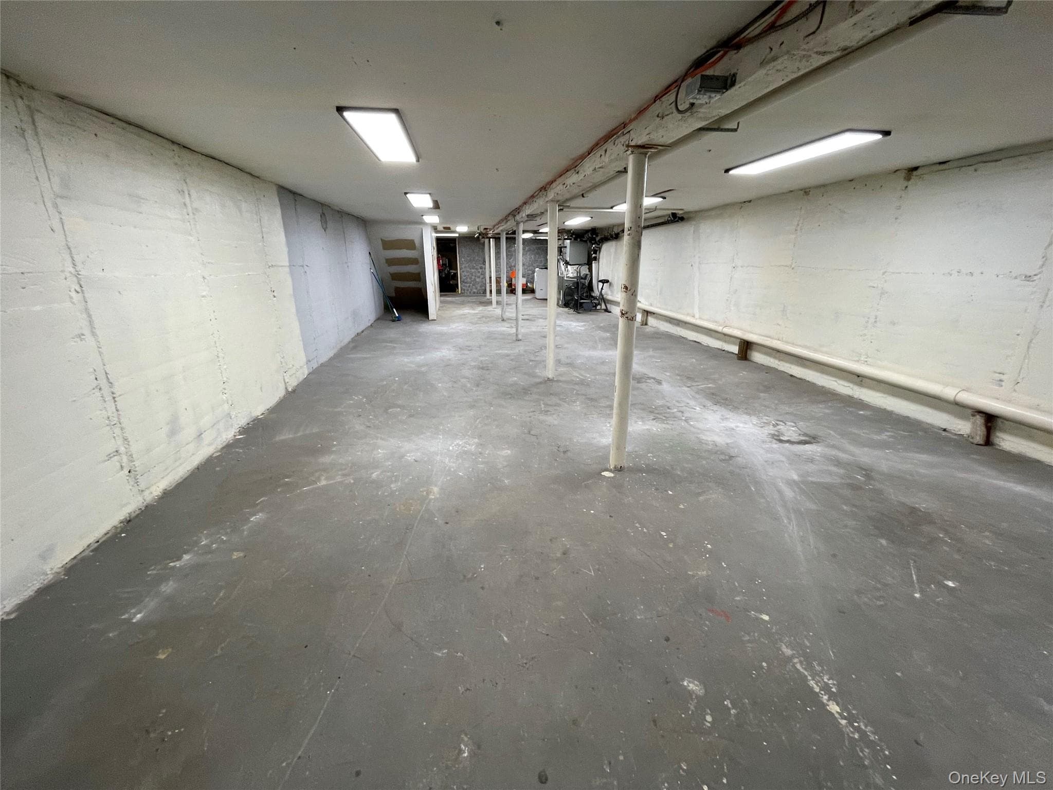 288 Hempstead Avenue thumbnail 15