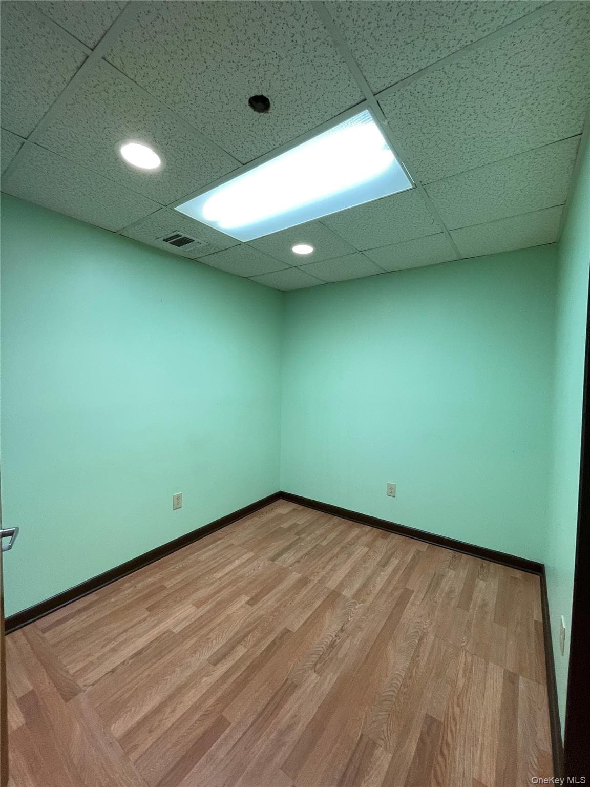 288 Hempstead Avenue thumbnail 14
