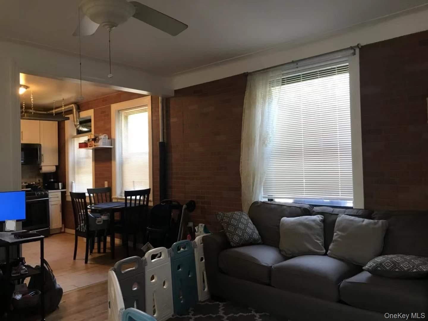61-40 Saunders Street Unit: C5 thumbnail 2