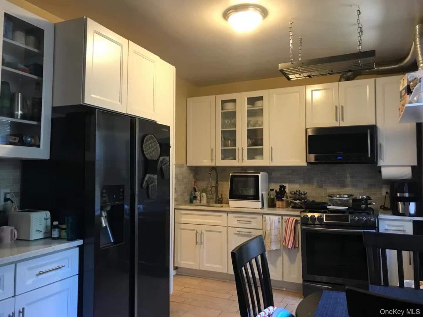 61-40 Saunders Street Unit: C5 thumbnail 3