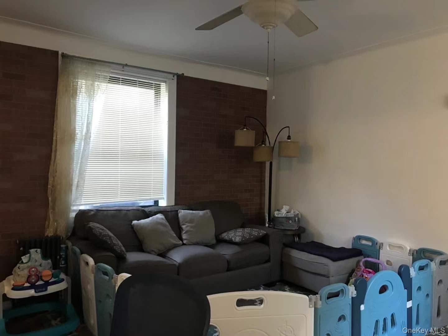 61-40 Saunders Street Unit: C5 thumbnail 5