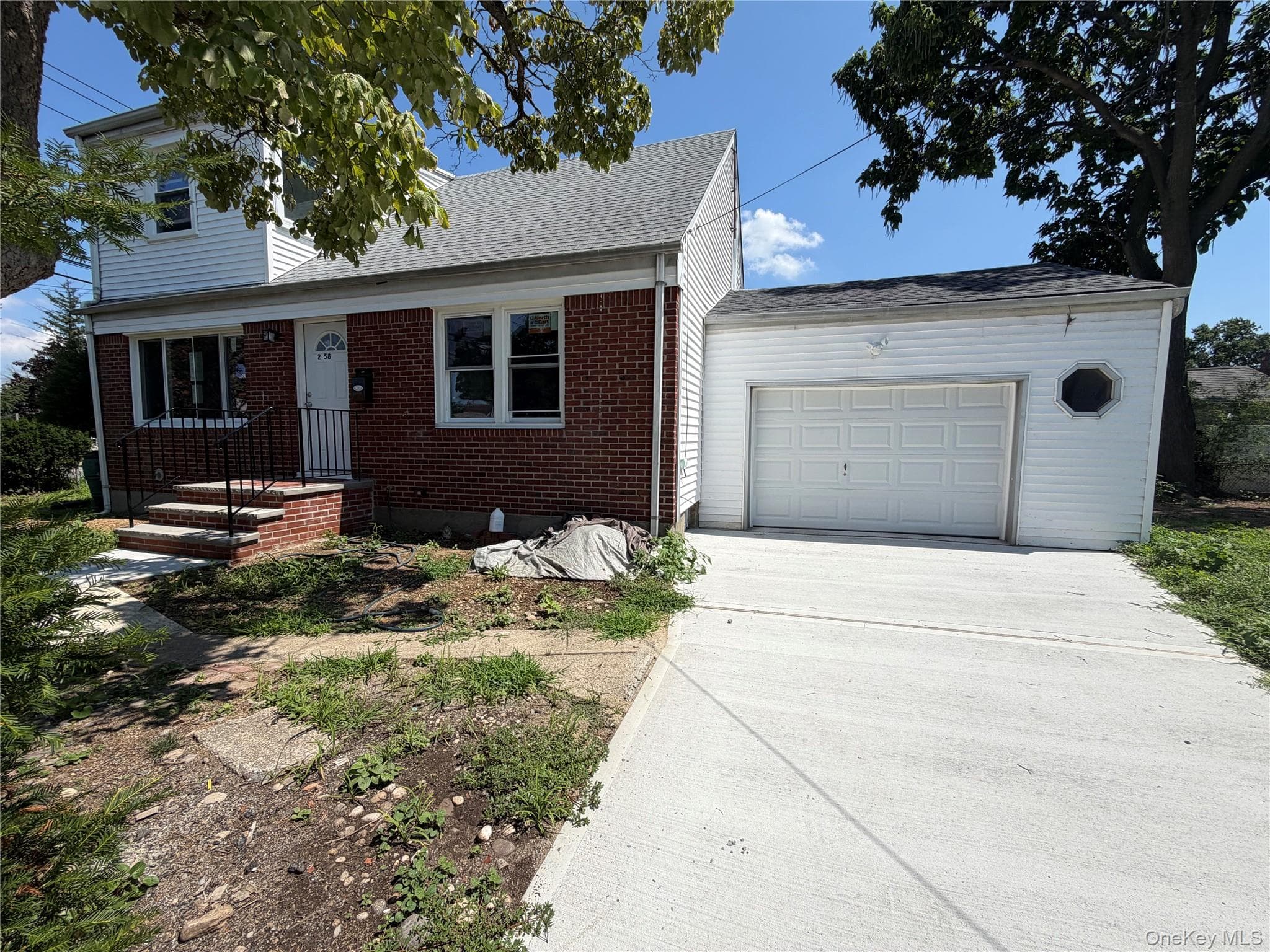 258 Brown Avenue photo 1