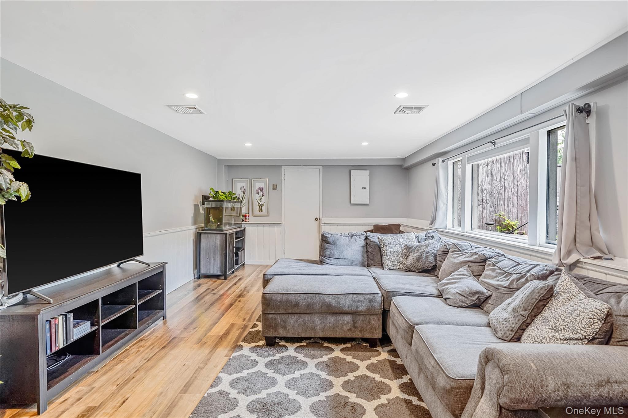 2275 Hynes Place thumbnail 12
