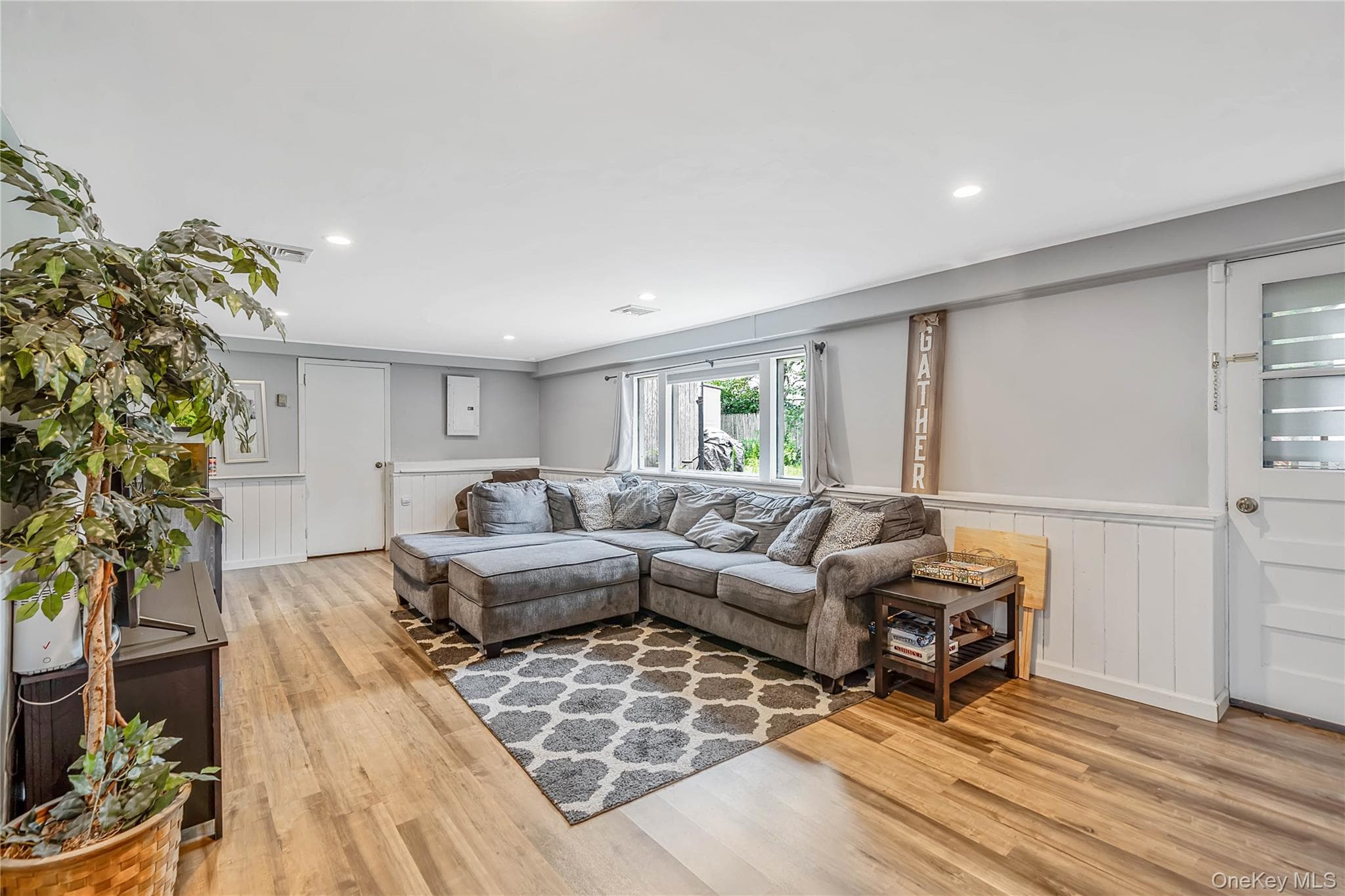 2275 Hynes Place thumbnail 11