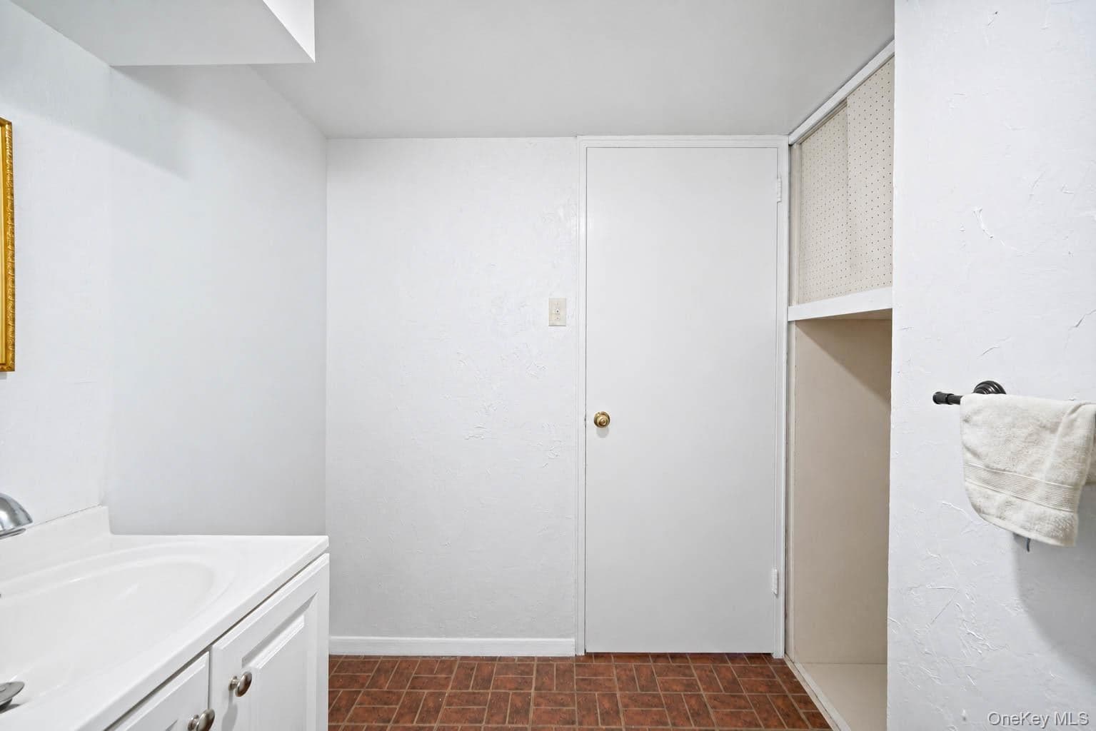 2275 Hynes Place thumbnail 27