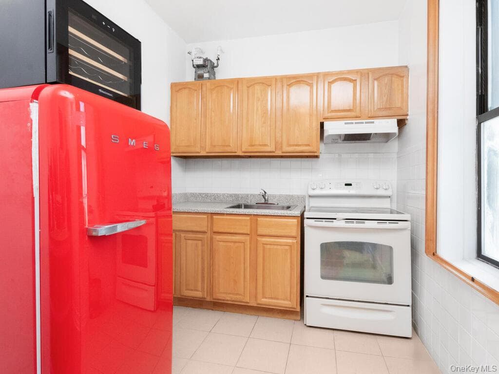 805 E 182nd Street Unit: 4E thumbnail 8