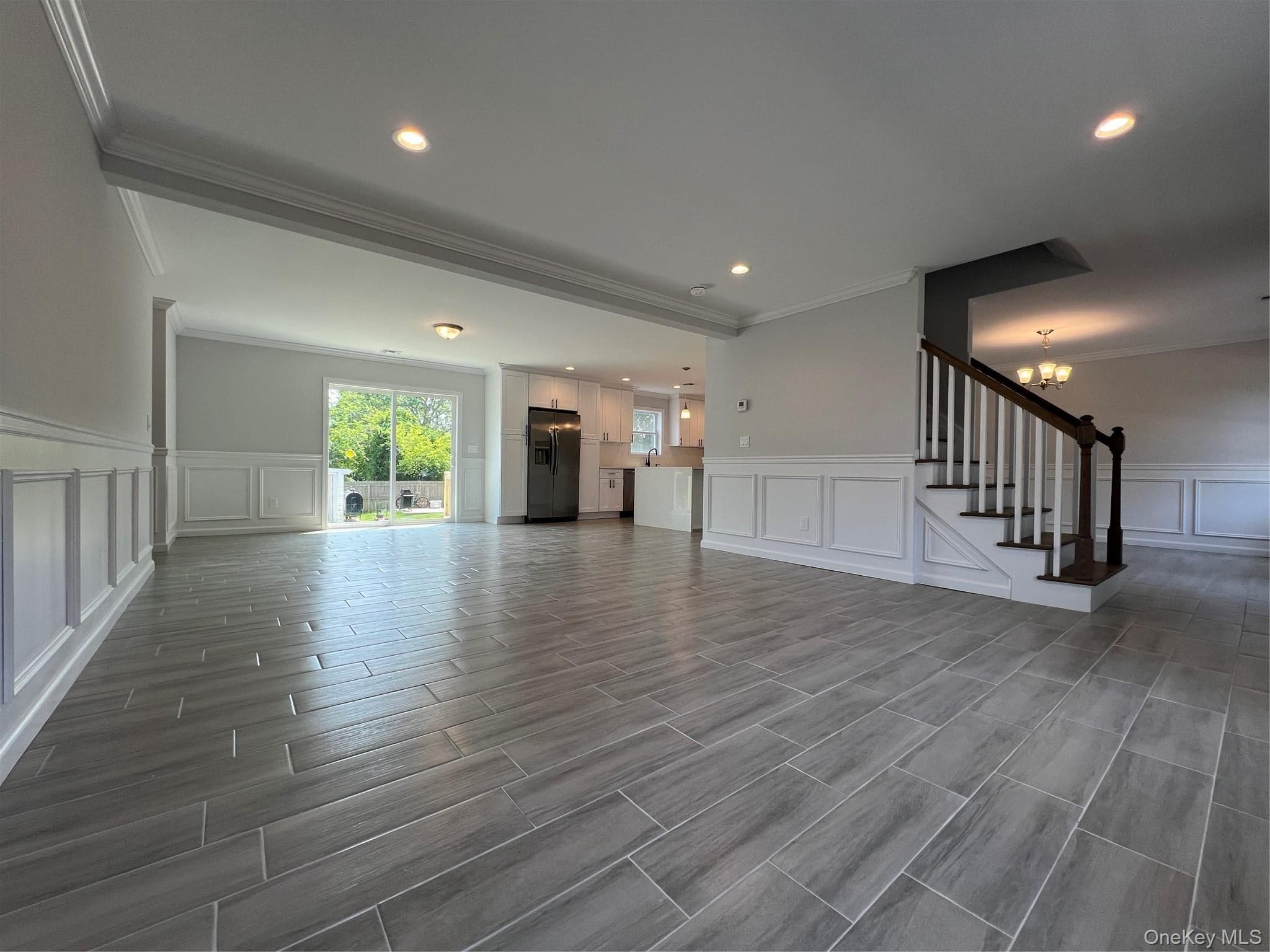 103 Huntington Drive thumbnail 2