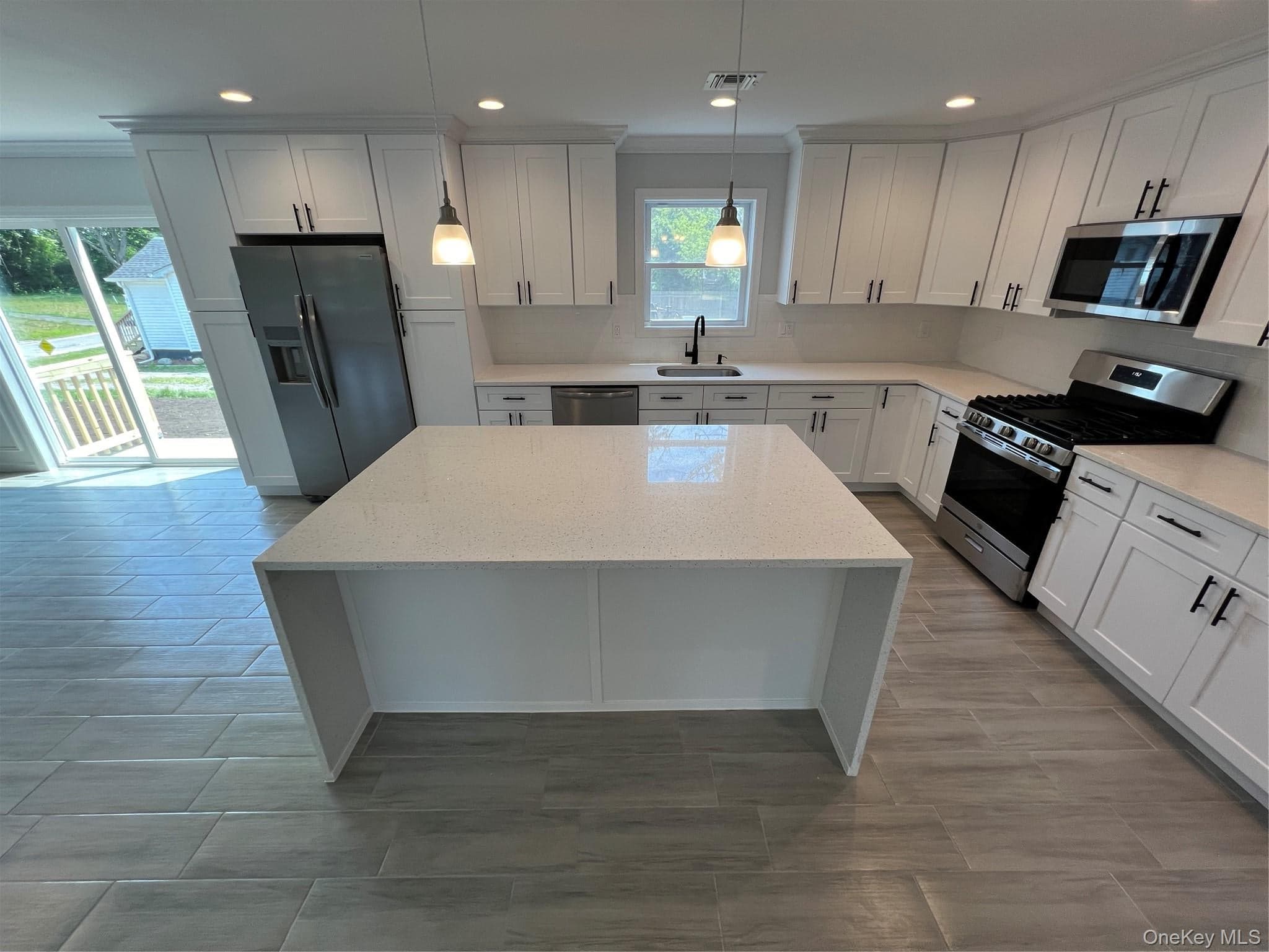 103 Huntington Drive thumbnail 7