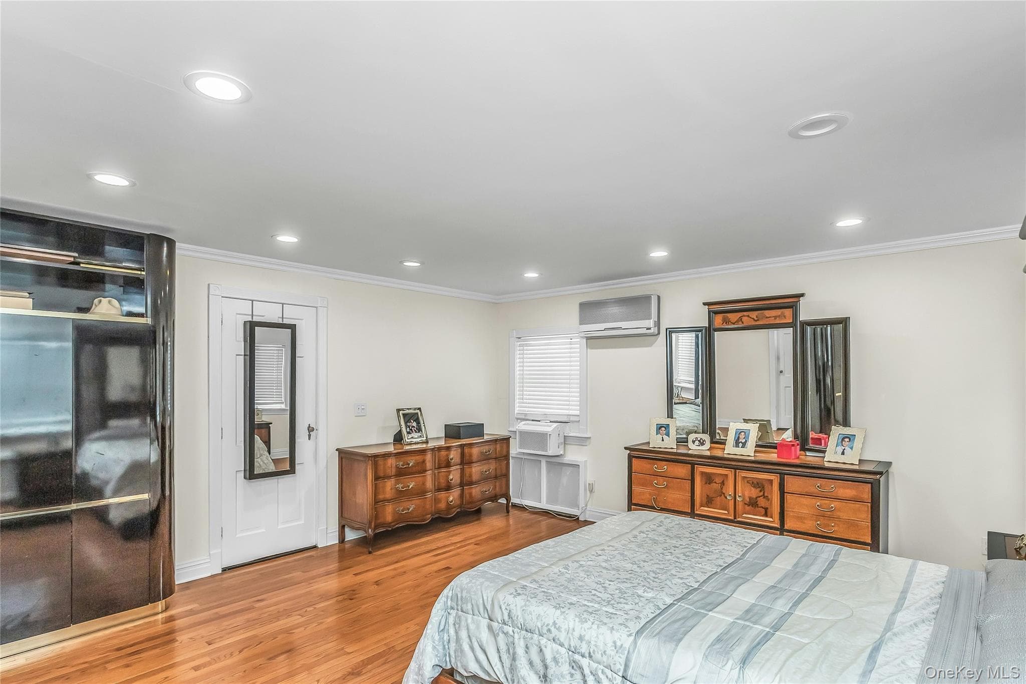 214-04 33rd Avenue thumbnail 16