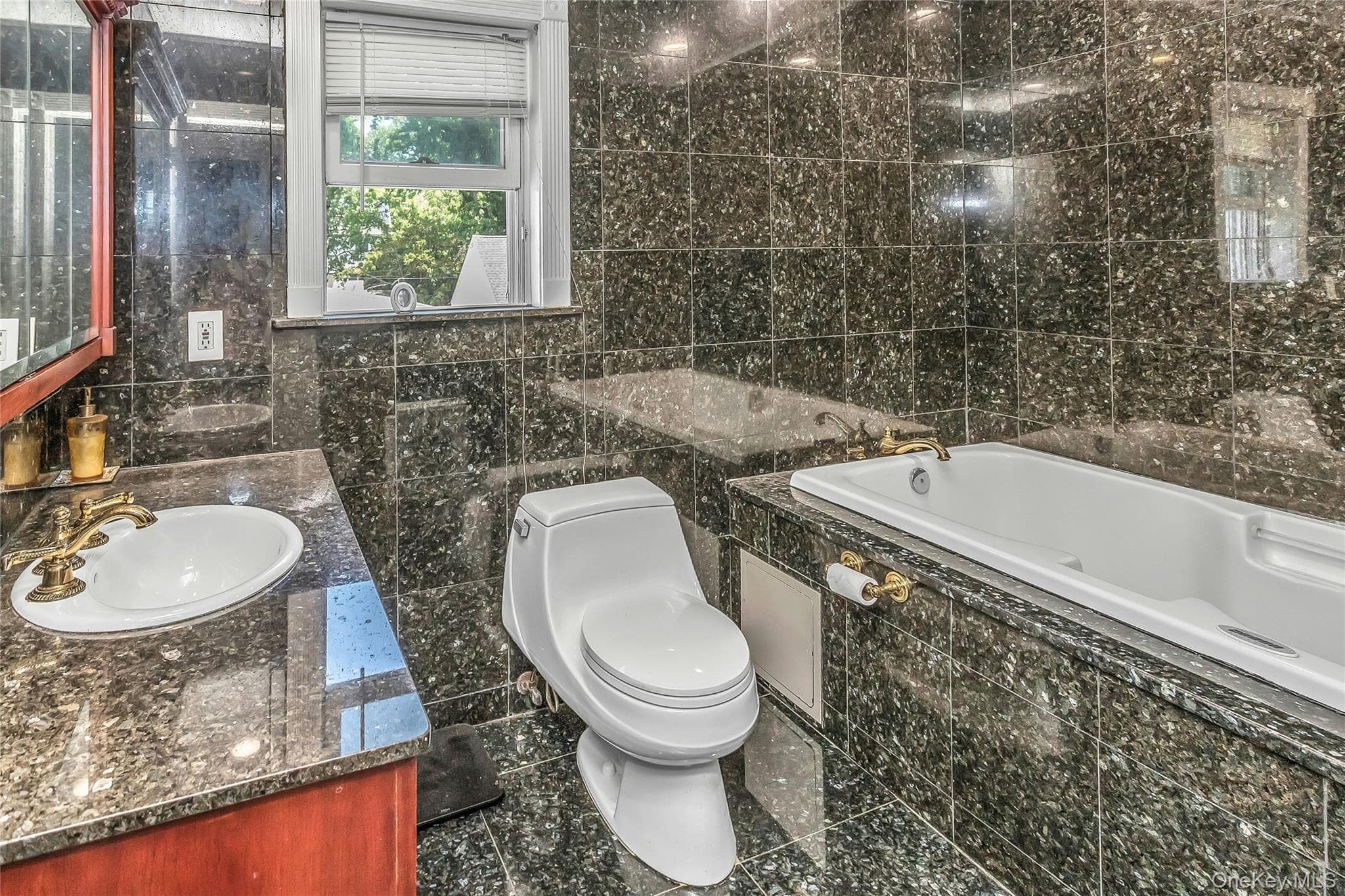 214-04 33rd Avenue thumbnail 22