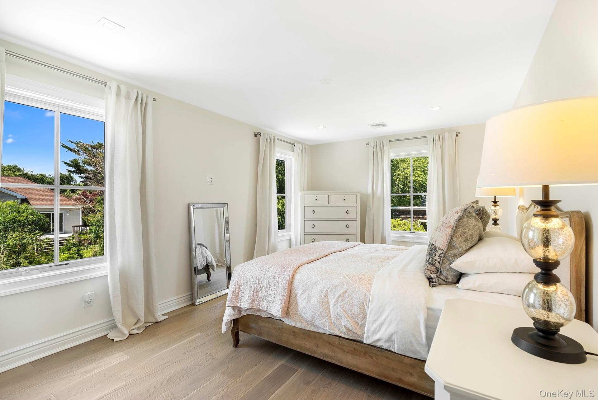 166 Greenwich Street thumbnail 23