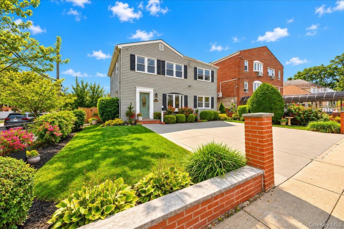 2653 Harding Avenue thumbnail 2