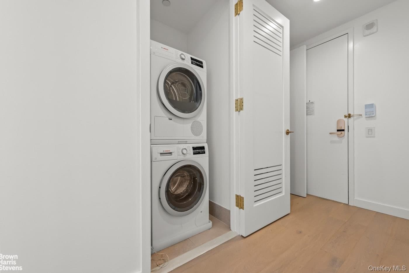 3 Court Square Unit: 3908 thumbnail 11