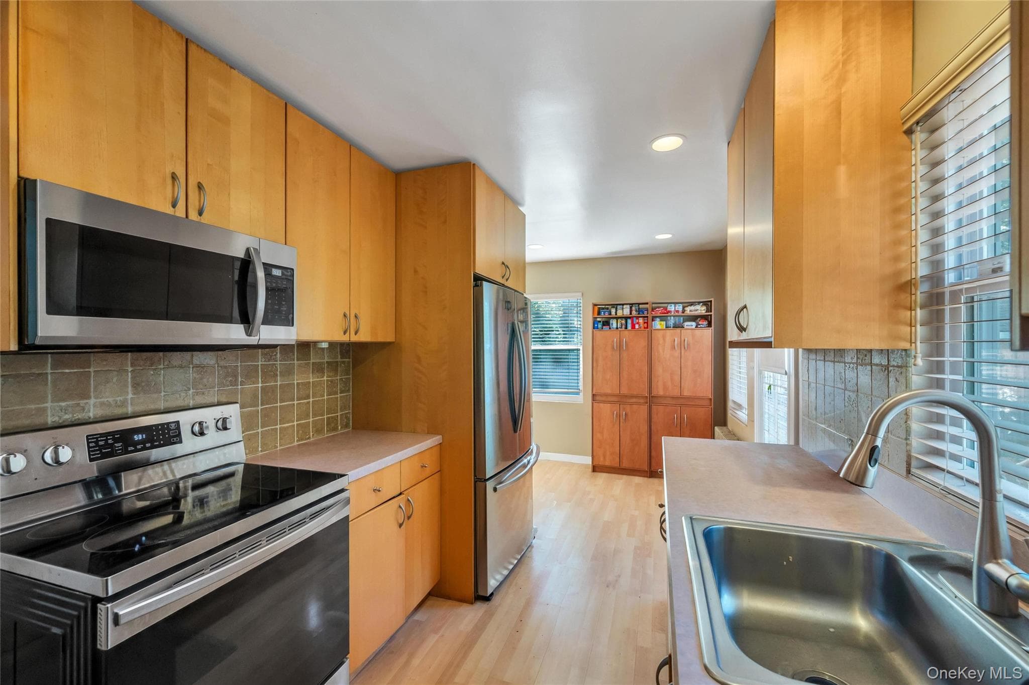 40 Columbia Street thumbnail 13