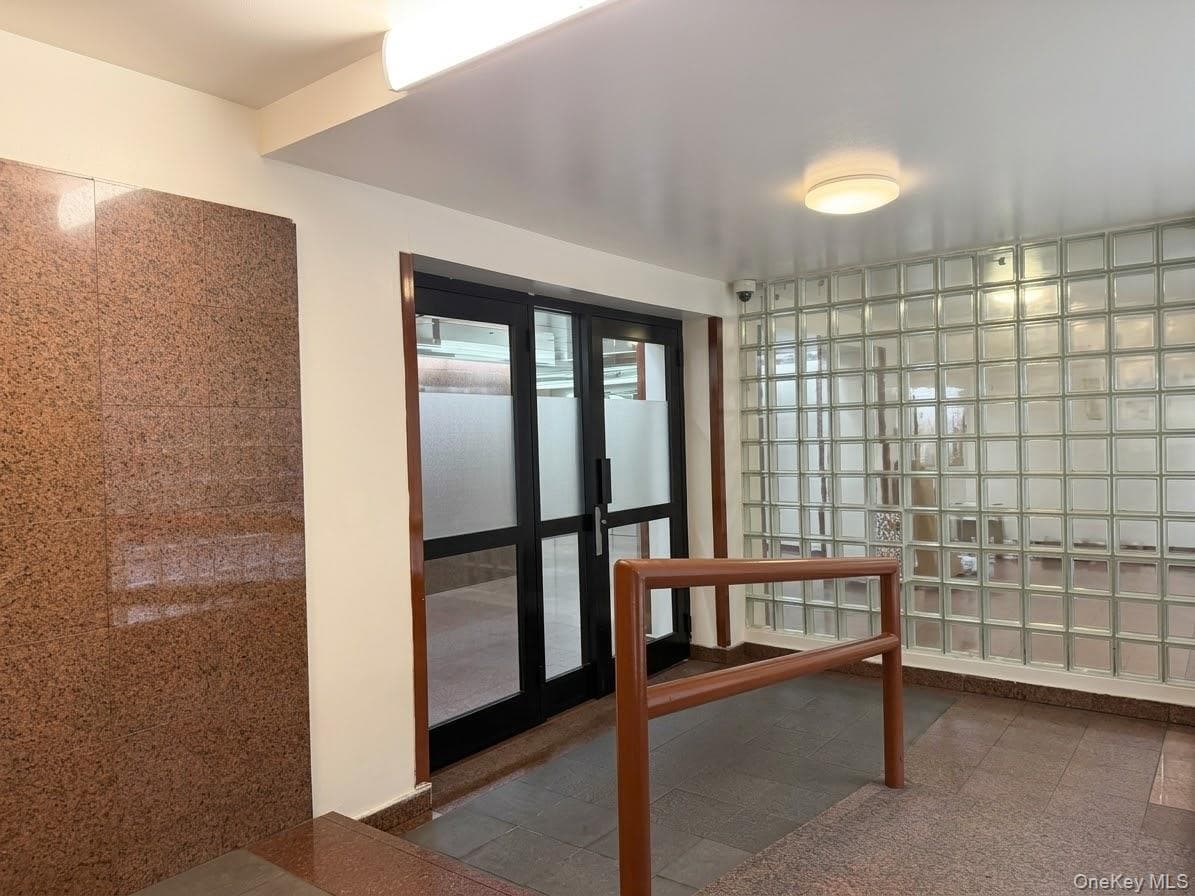 9430 60th Avenue Unit: 5D thumbnail 14