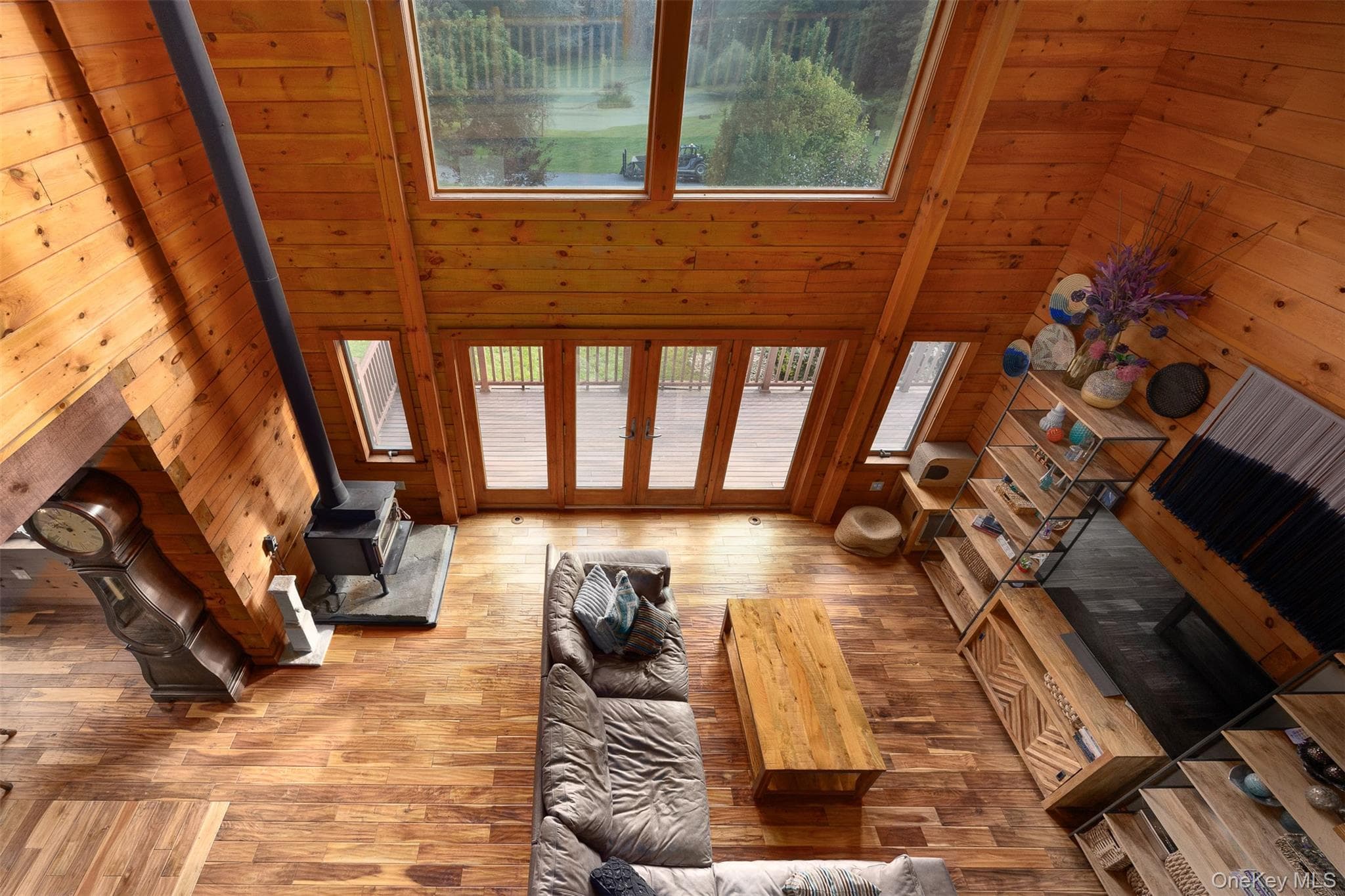 162 Crum Elbow Road thumbnail 9