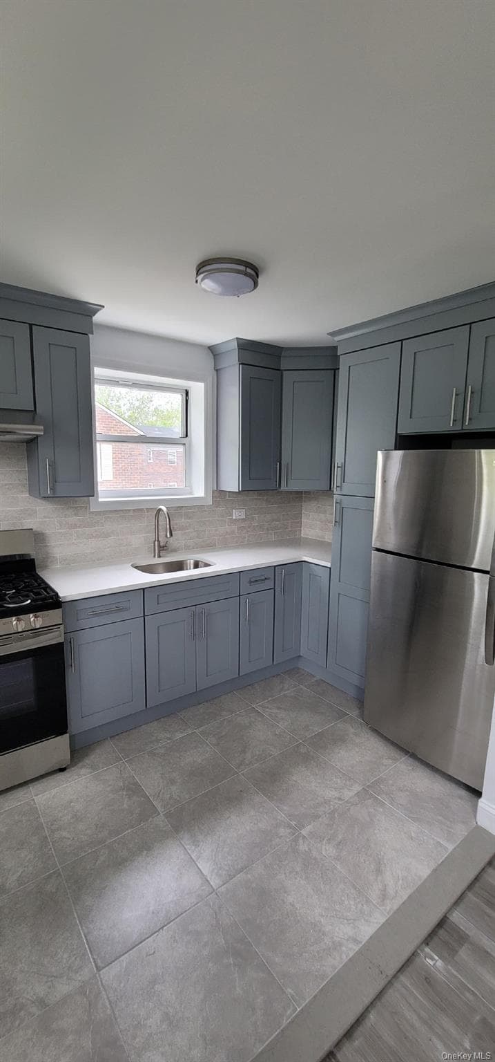 13178 Laurelton Parkway Unit: Upper thumbnail 3