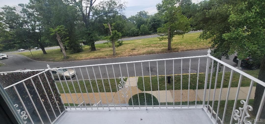 13178 Laurelton Parkway Unit: Upper thumbnail 9