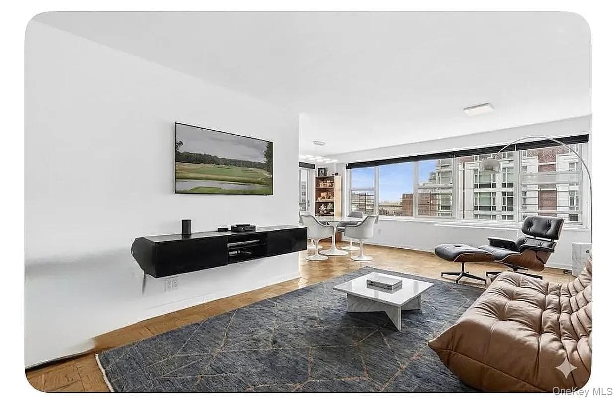 370 E 76th Street Unit: B1102 thumbnail 2