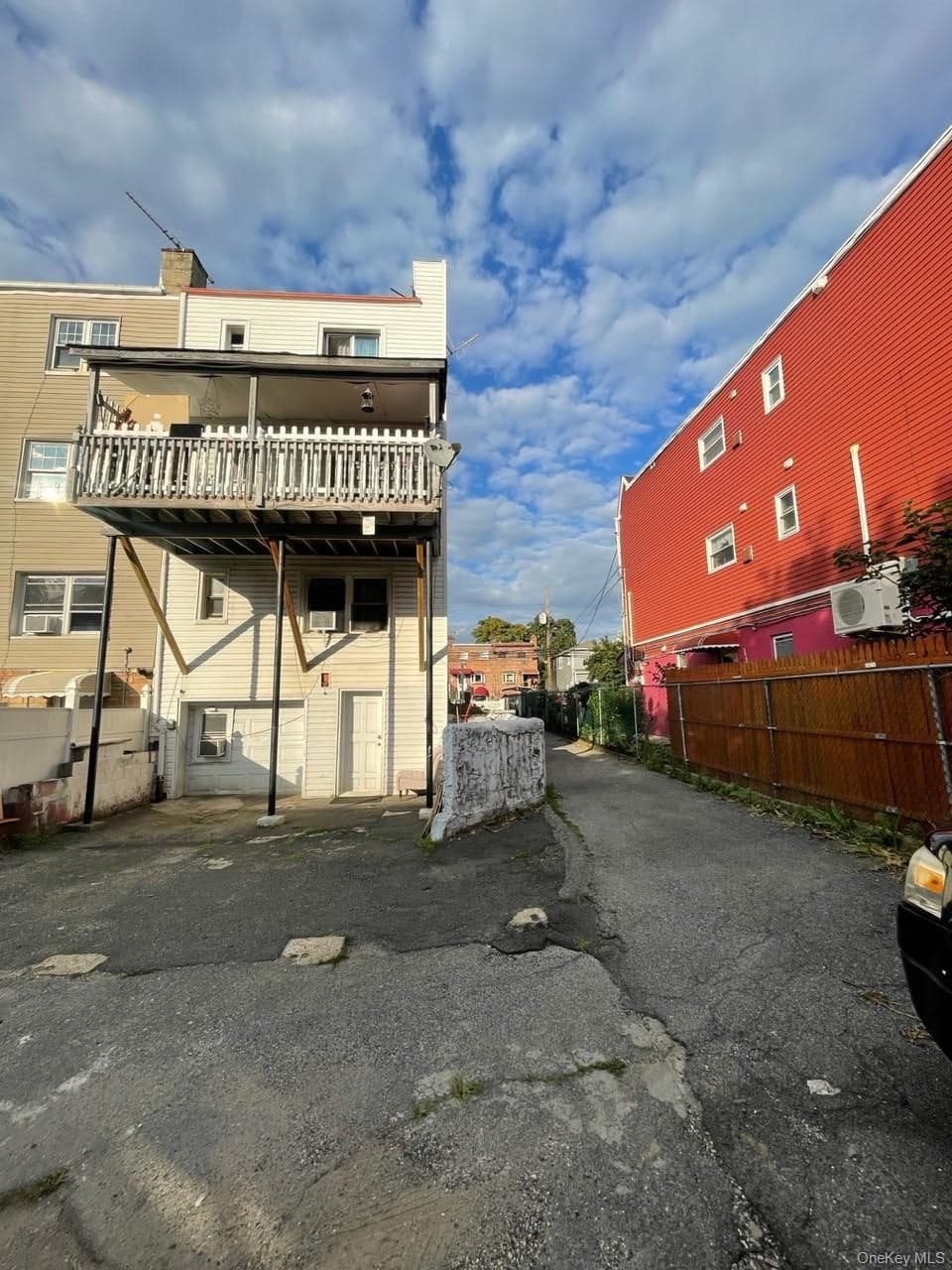 269 Balcom Avenue thumbnail 25