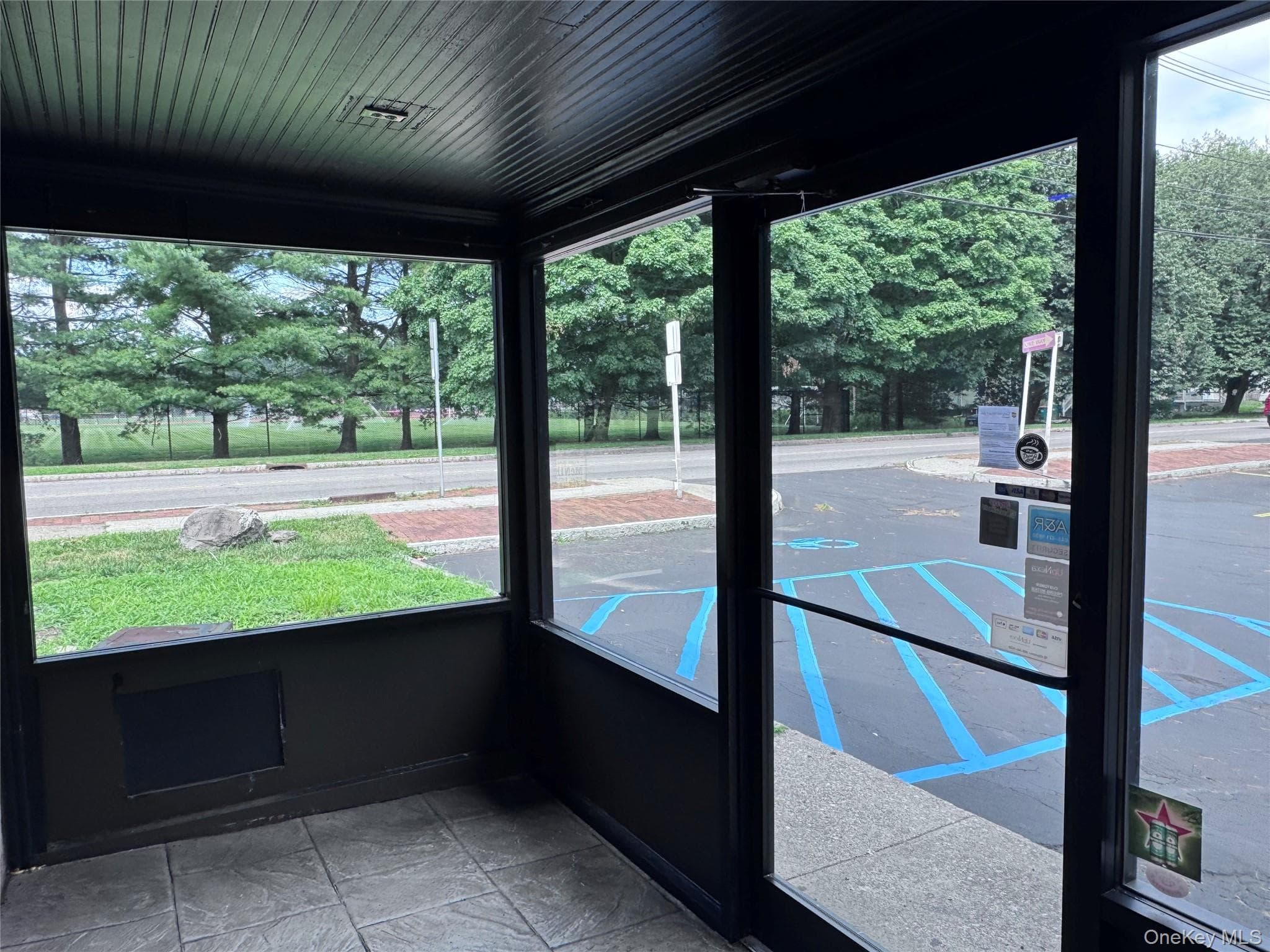 357 Hooker Avenue thumbnail 5