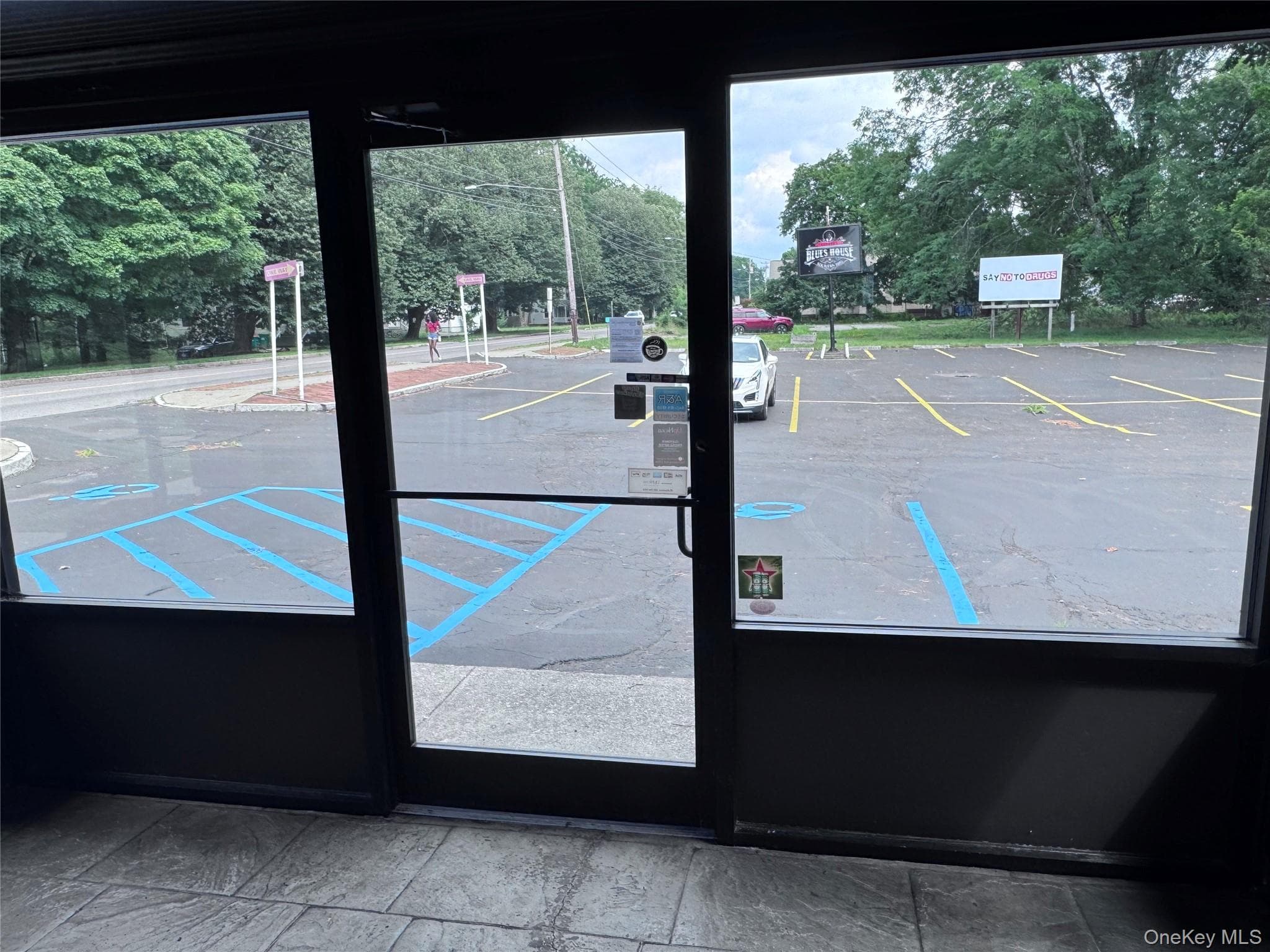 357 Hooker Avenue thumbnail 6